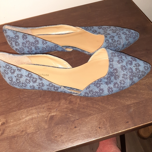 Tommy Hilfiger flats - Picture 2 of 4